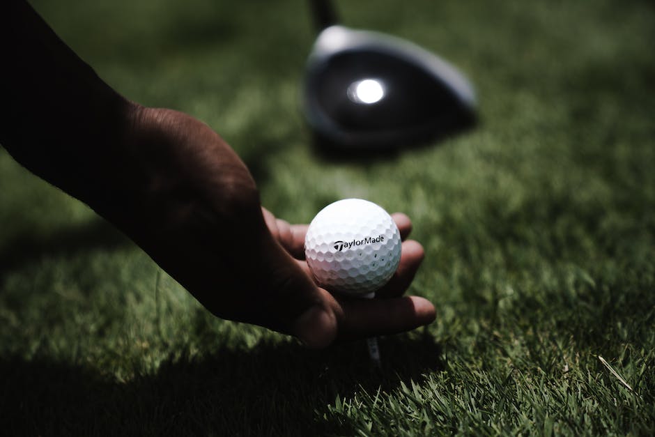 the standard diameter of a golf ball is 42.67 mm_1